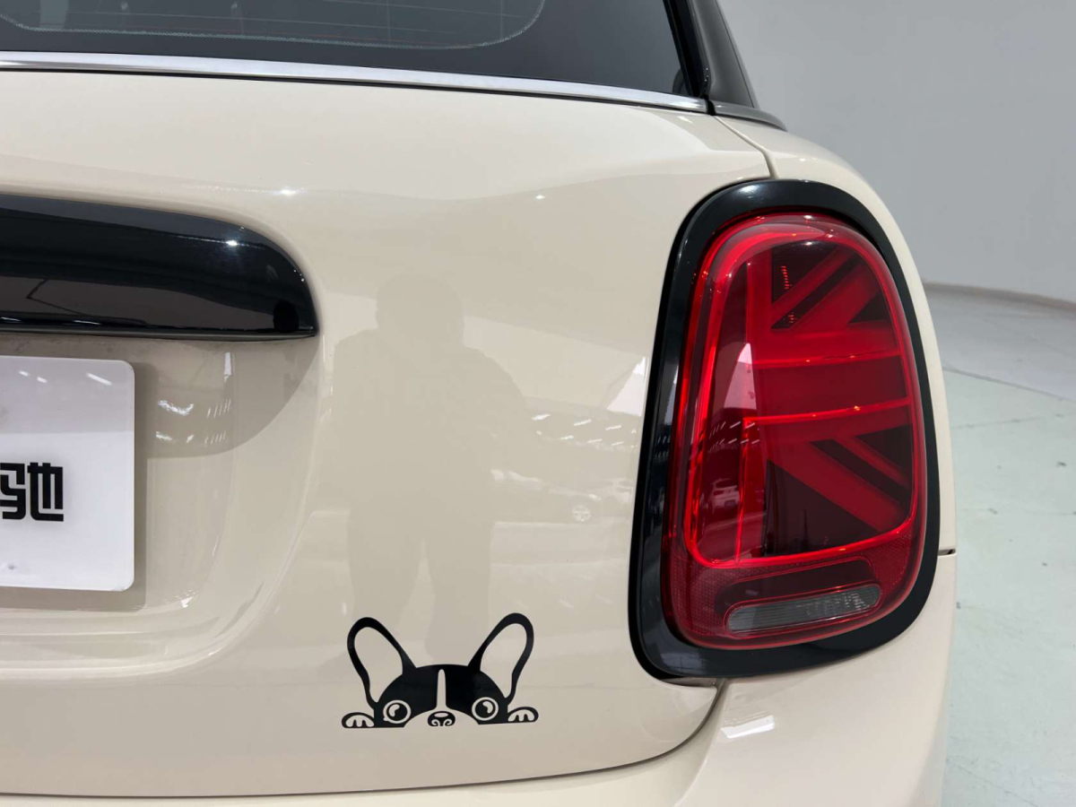 MINI MINI  2018款 1.5T COOPER 藝術(shù)家 五門版圖片