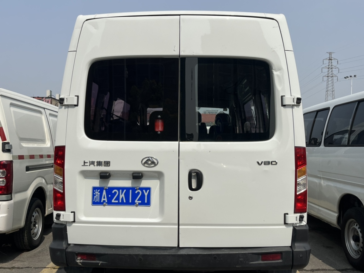 2021年1月上汽大通 V80  2019款 2.5T經(jīng)典款A(yù)MT傲運(yùn)通長(zhǎng)軸中頂10座