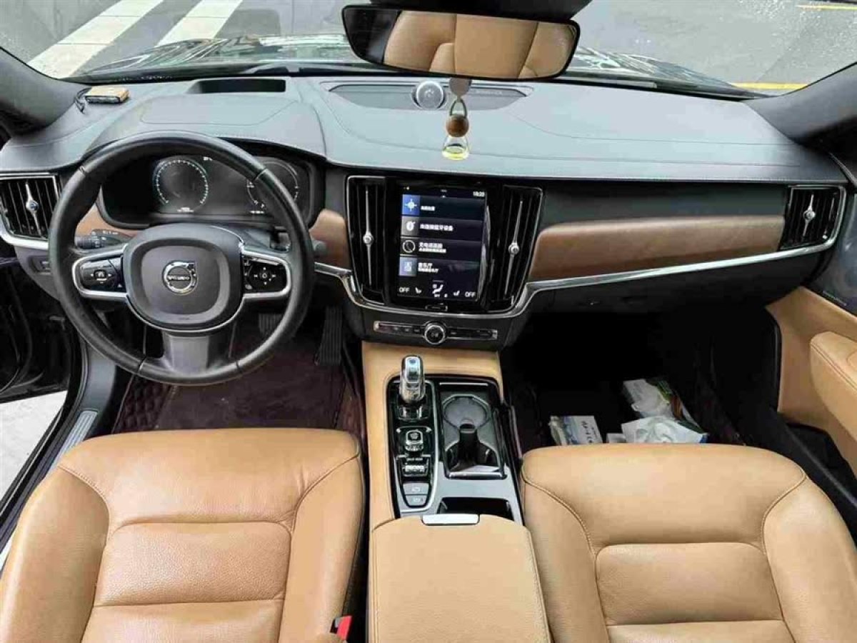 沃爾沃 S90新能源  2019款  T8 E驅(qū)混動(dòng) 智雅版 國VI圖片