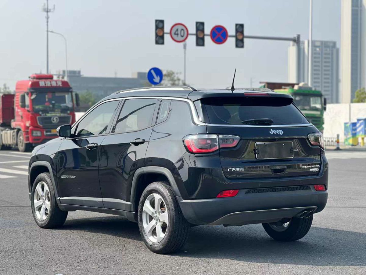 Jeep 指南者  2020款 220T 自動(dòng)四驅(qū)精英版圖片