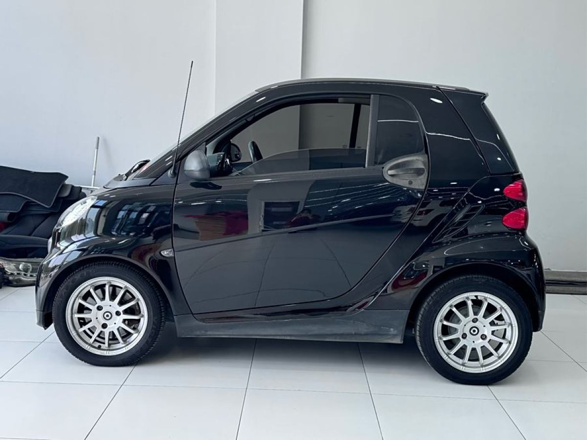 smart fortwo  2012款 1.0 MHD 硬頂標(biāo)準(zhǔn)版圖片