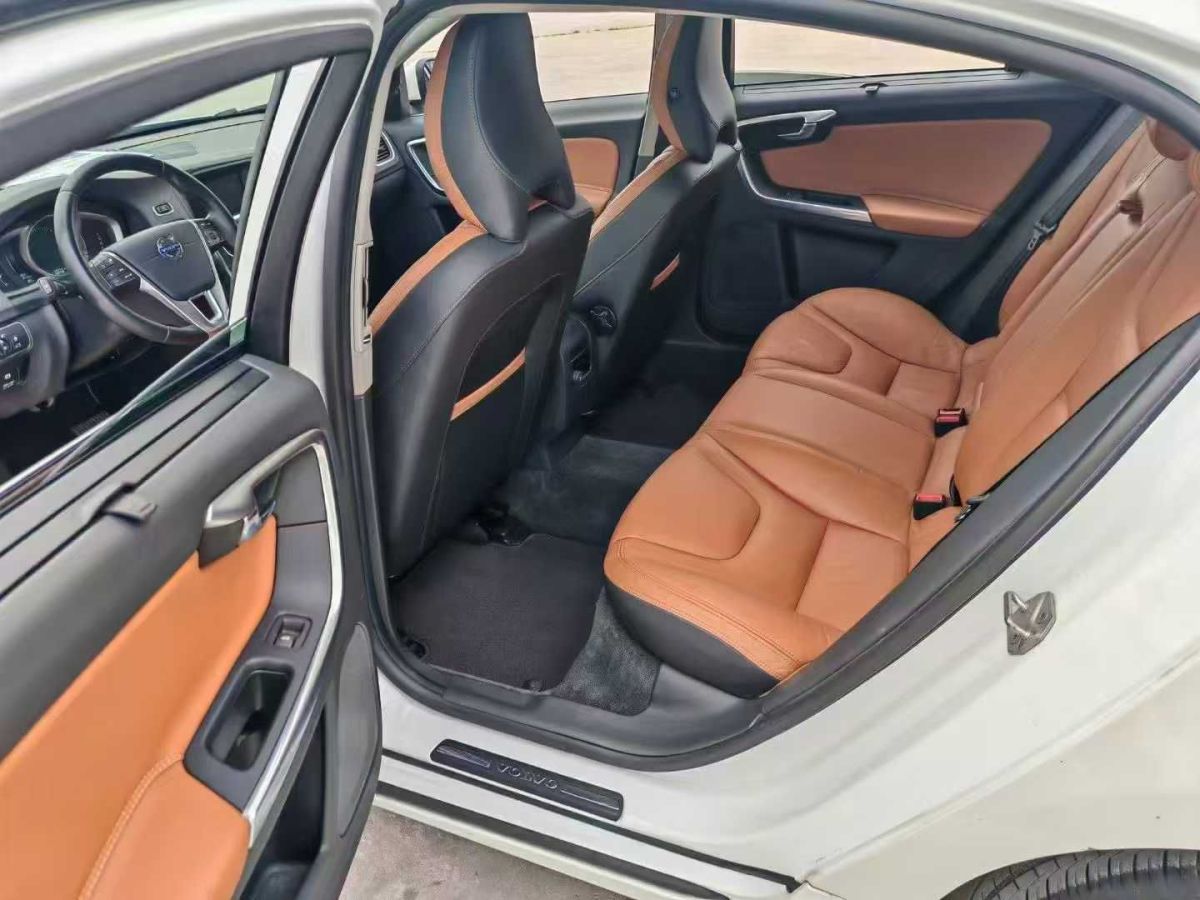 沃爾沃 S60  2015款 L 2.0T T5 智越版圖片