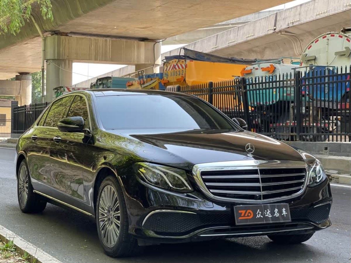 奔馳 奔馳E級  2020款 改款 E 300 L 時尚型圖片