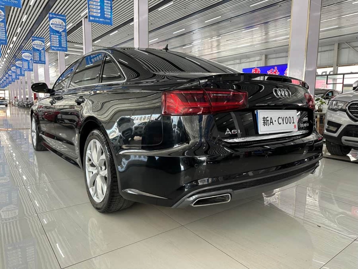 奧迪 奧迪Q3  2018款 30周年年型 35 TFSI 時尚型圖片