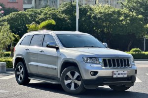 大切诺基 Jeep 改款 3.6L 豪华导航版