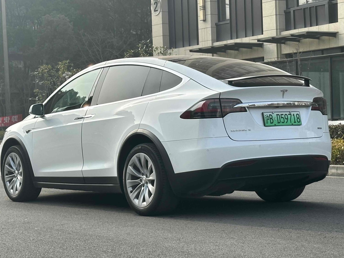 特斯拉 Model X  2016款 Model X 90D圖片