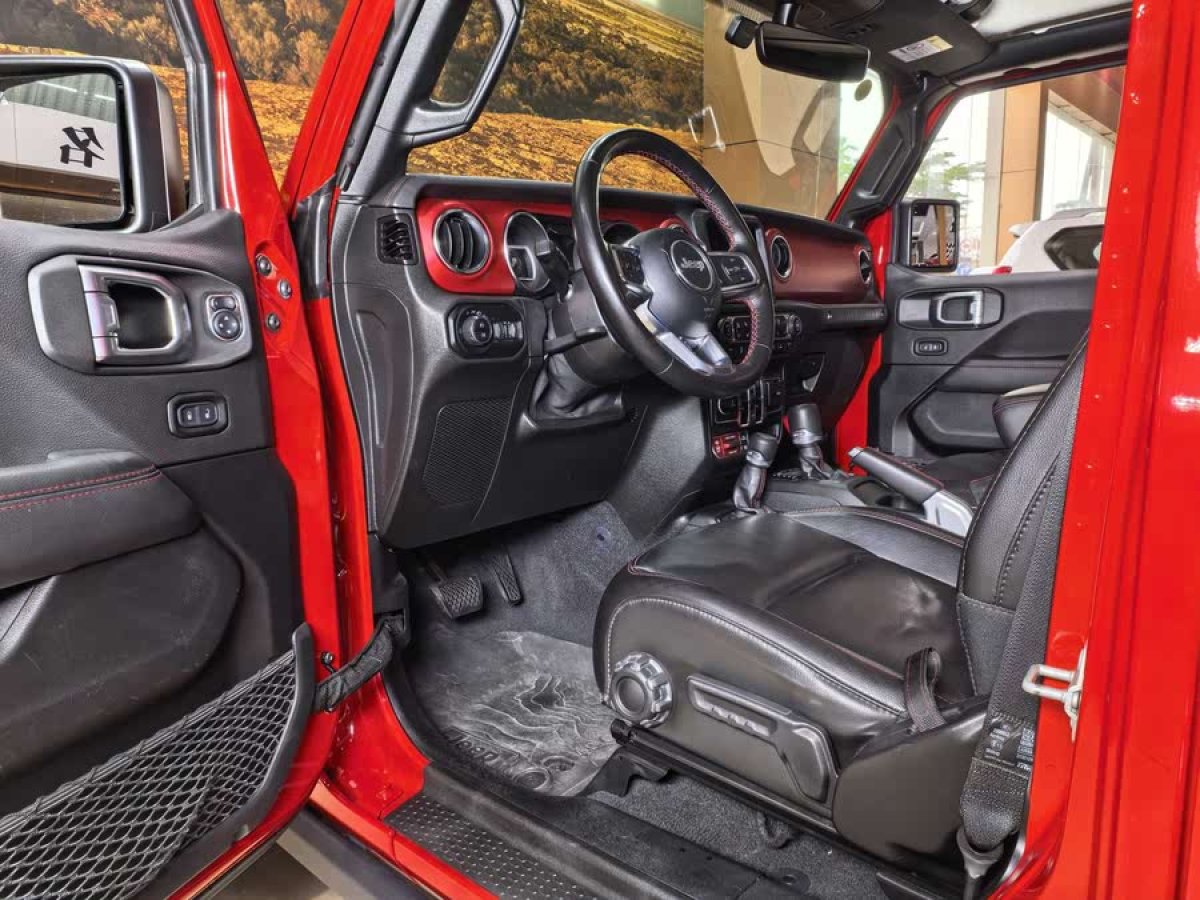 Jeep 牧馬人  2024款 2.0T 羅賓漢四門版圖片