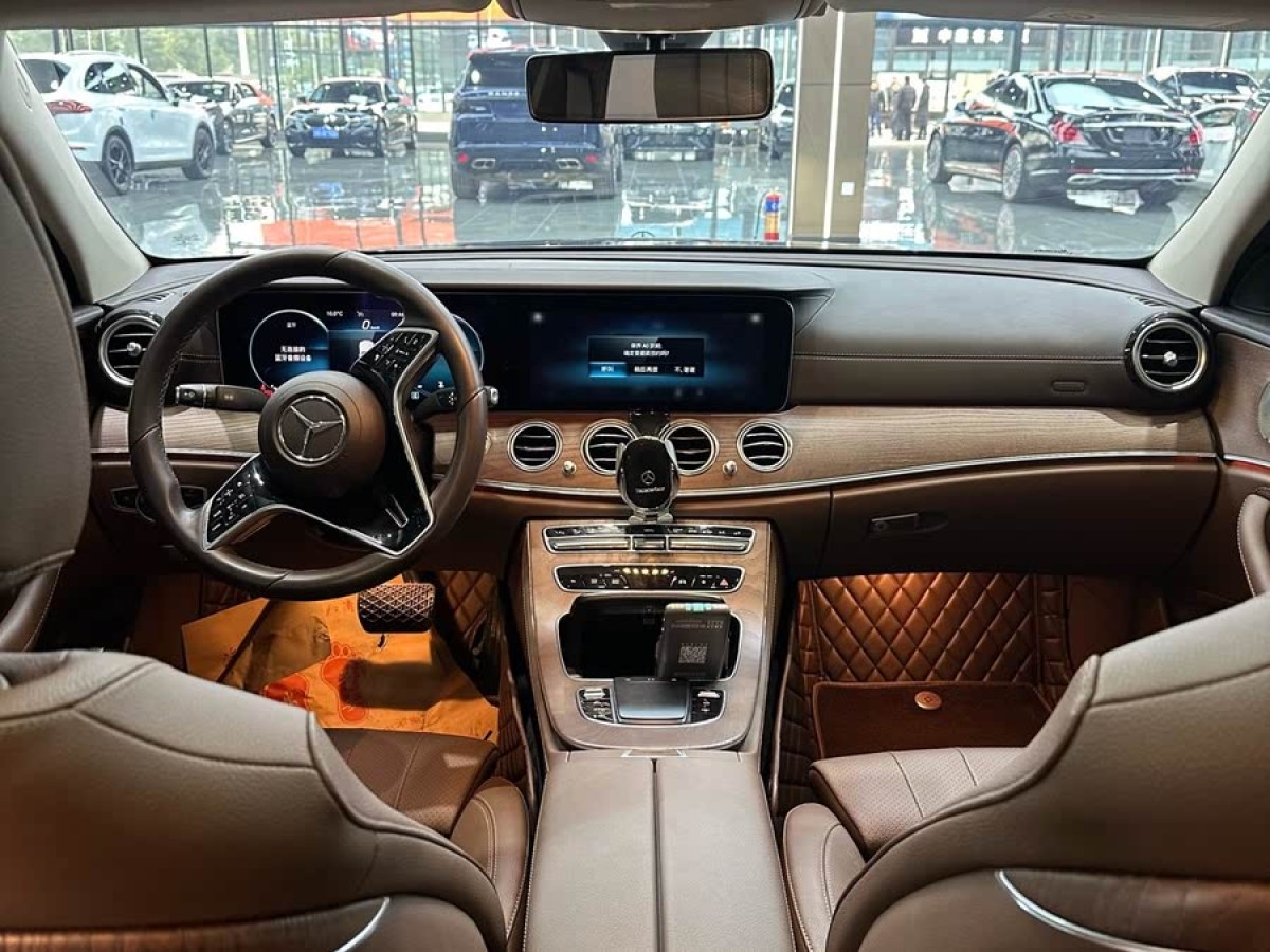 奔馳 奔馳E級(jí)  2022款 改款 E 300 L 豪華型圖片