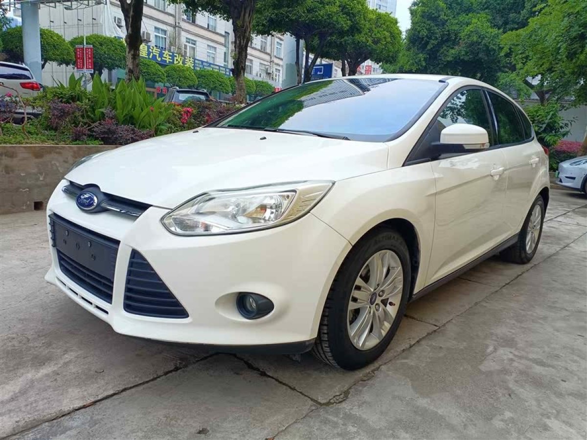 福特 ?？怂? 2012款 兩廂 1.6L 自動(dòng)舒適型圖片