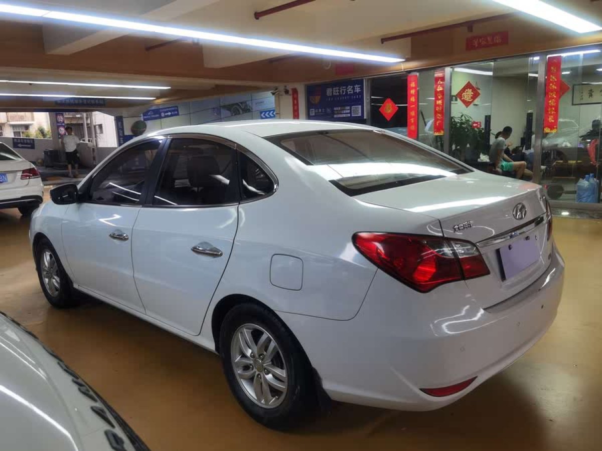 現(xiàn)代 悅動(dòng)  2011款 1.6L 自動(dòng)豪華型圖片