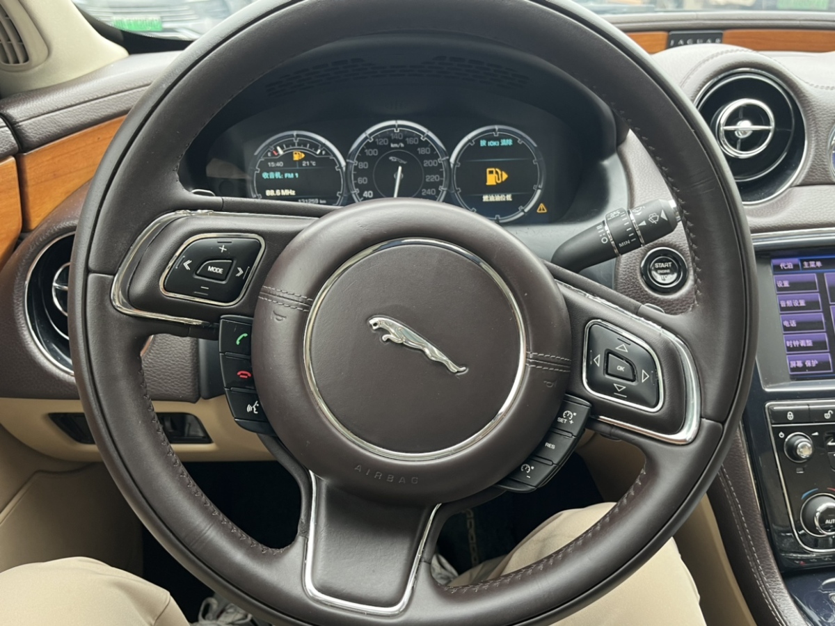 2013年02月捷豹 XJ  2013款 XJL 2.0T 典雅商務(wù)版