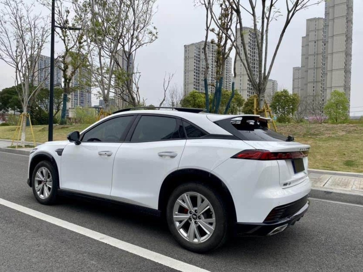 奔騰 奔騰B70S  2022款 1.5T 戰(zhàn)神天王圖片