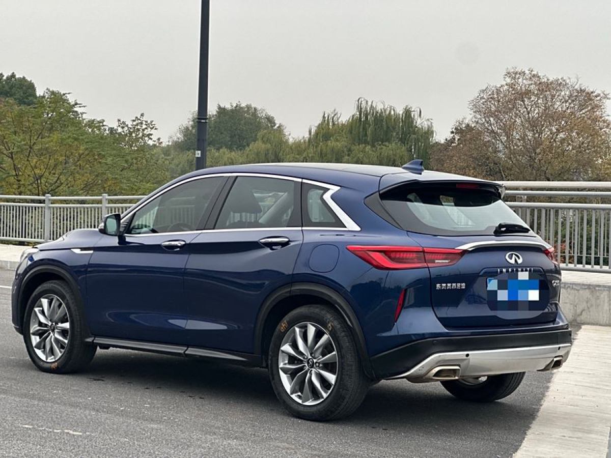 英菲尼迪 QX50  2020款 改款 2.0T 兩驅(qū)時(shí)尚版圖片