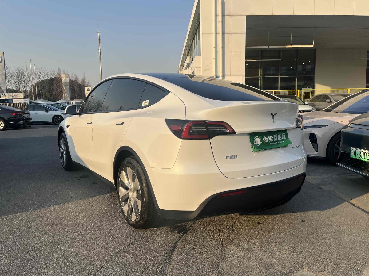 特斯拉 Model 3  2022款 后輪驅(qū)動(dòng)版圖片