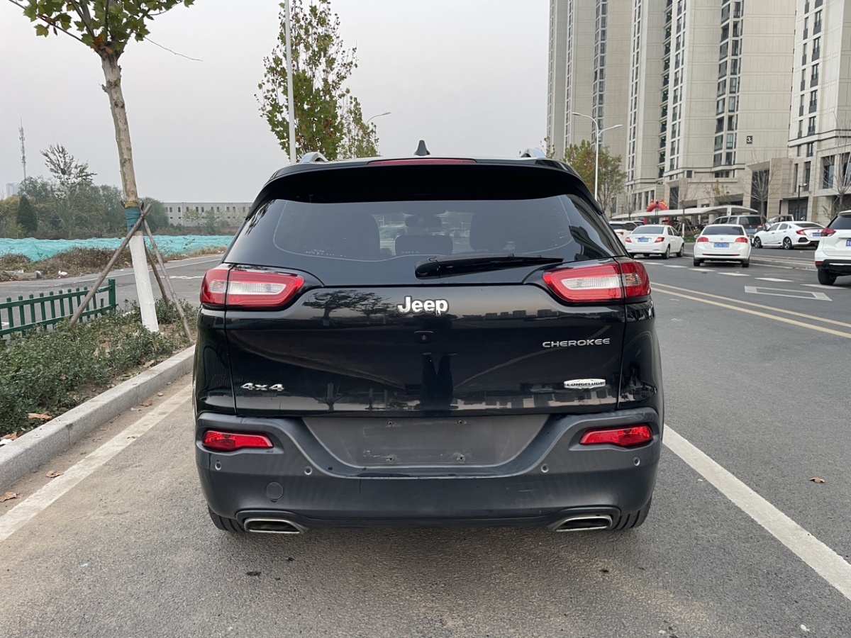 Jeep 自由光  2017款 2.4L 領(lǐng)先版圖片