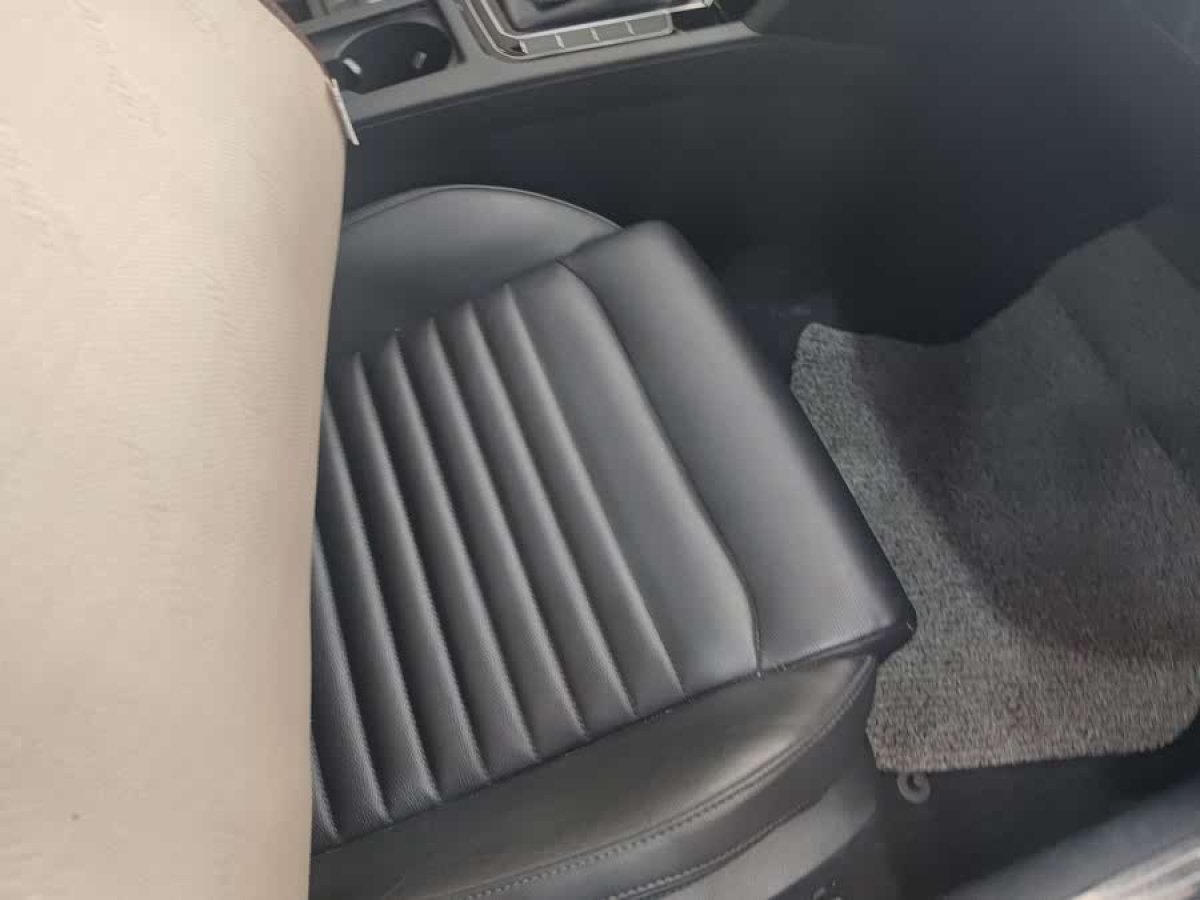 大眾 邁騰  2017款 330TSI DSG 領(lǐng)先型圖片