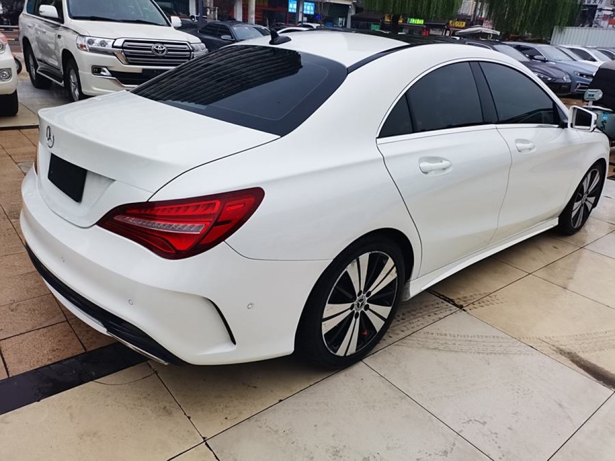 奔馳 奔馳CLA級(jí)  2018款 CLA 200 時(shí)尚型圖片