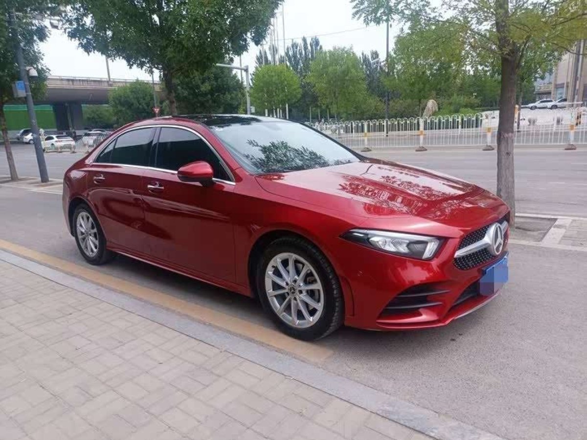 奔馳 奔馳A級  2021款 A 200 L 運動轎車動感型圖片