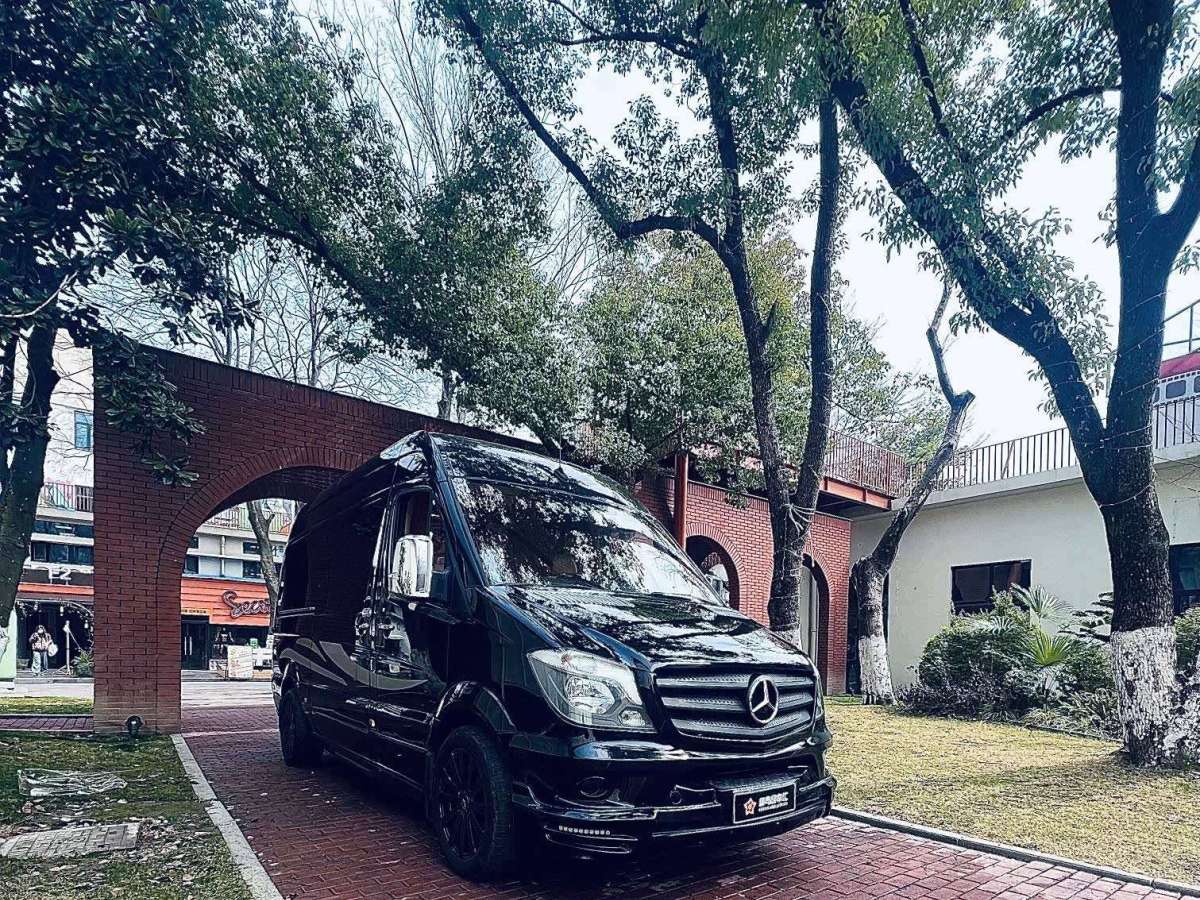 云錦斯賓特圖片