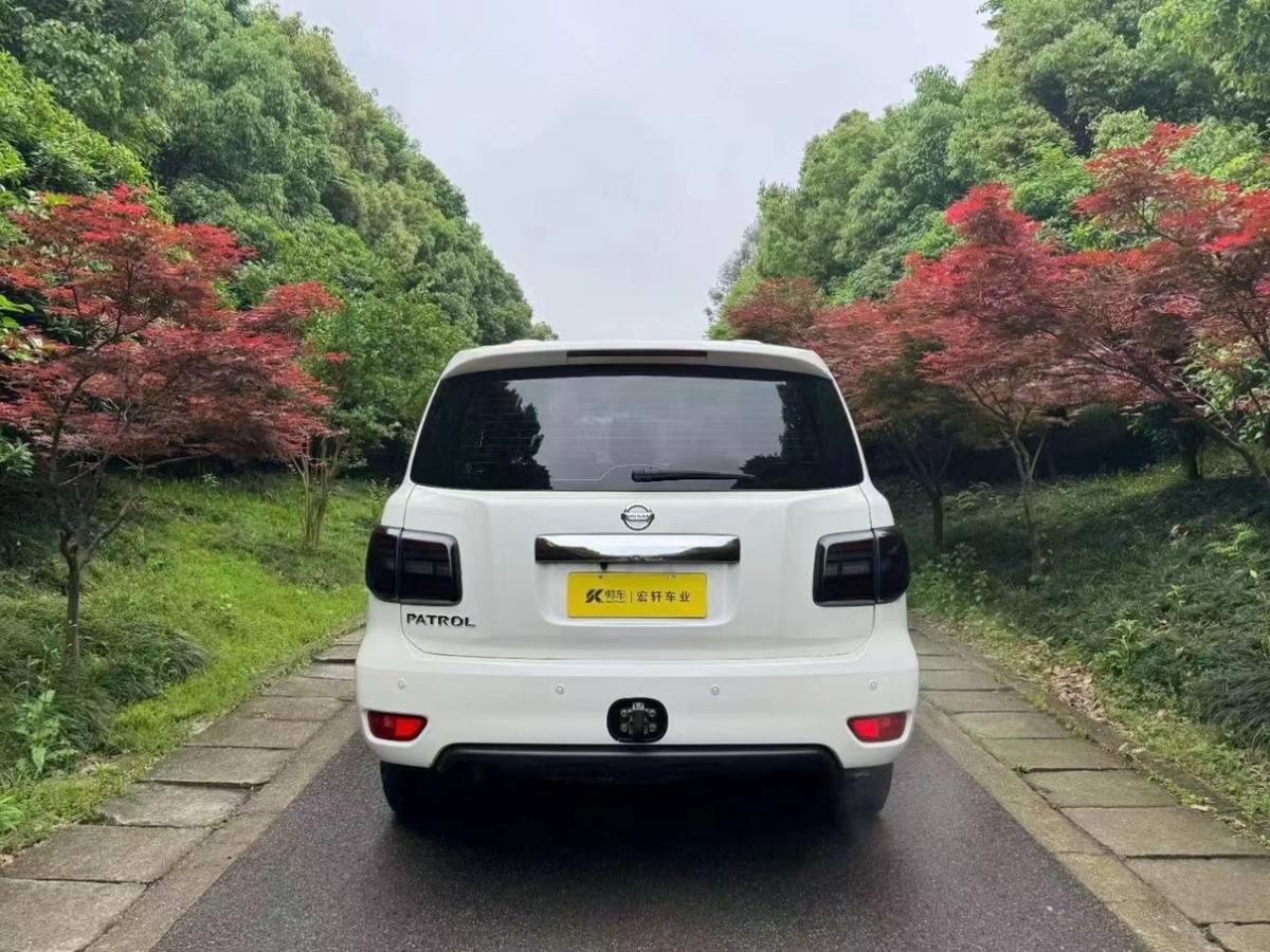 日產(chǎn) 途樂  2018款 4.0L 領(lǐng)英型圖片