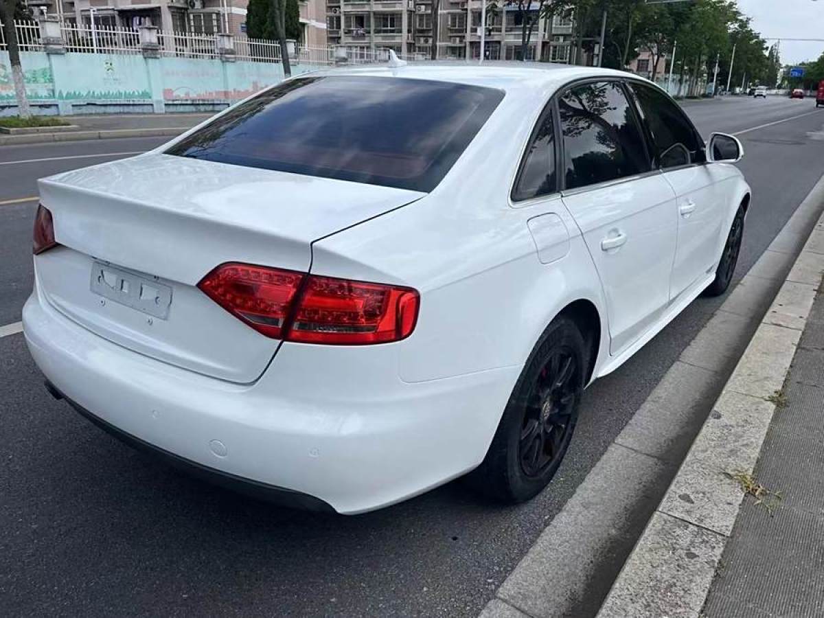 奧迪 奧迪A4L  2011款 2.0 TFSI 標(biāo)準(zhǔn)型圖片