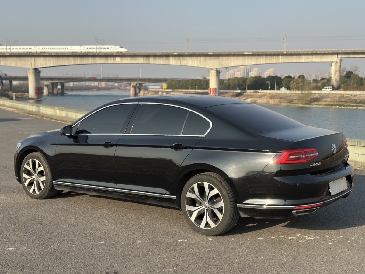 大眾 邁騰  2018款 改款 330TSI DSG 豪華型圖片