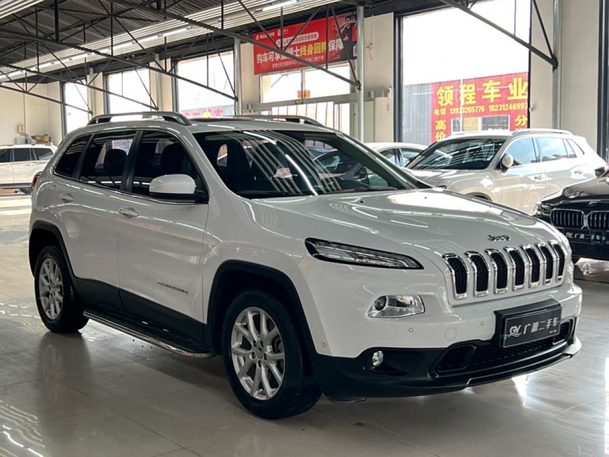 Jeep 自由光  2016款 2.4L 領(lǐng)先版圖片