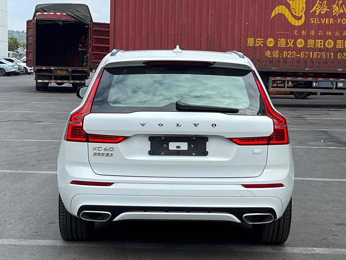 沃爾沃 XC60新能源  2022款 T8 插電混動(dòng) 四驅(qū)智遠(yuǎn)運(yùn)動(dòng)版圖片