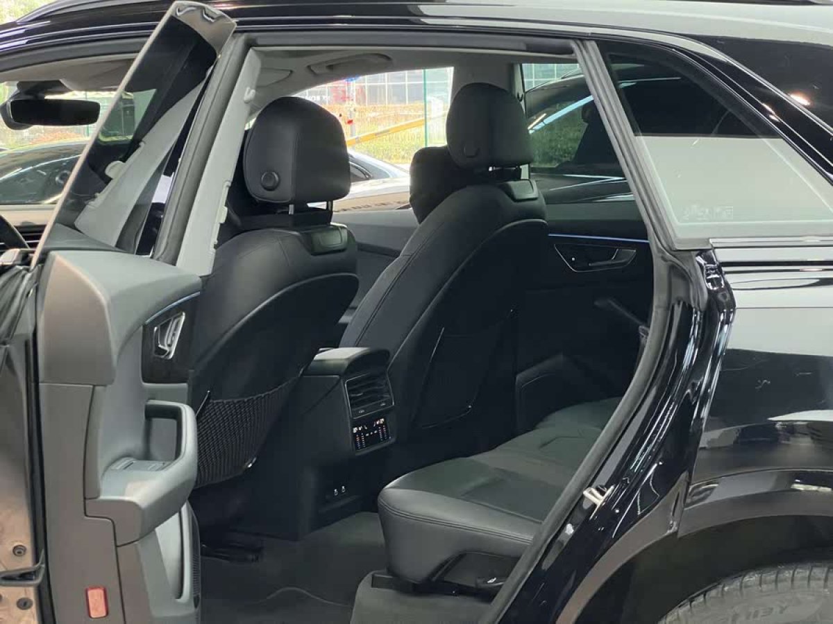 奧迪 奧迪Q8  2022款 55 TFSI 豪華動感型圖片