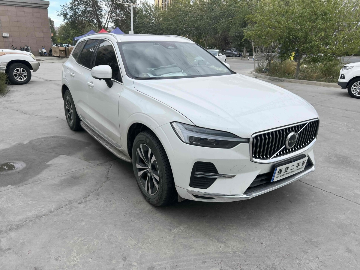 沃爾沃 XC60  2023款 B5 四驅(qū)智遠(yuǎn)豪華版圖片