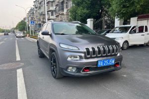 自由光 Jeep 2.4L 精英版