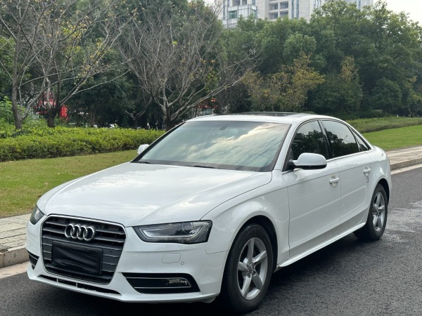 奥迪 奥迪A4L  2013款 35 TFSI 自动豪华型