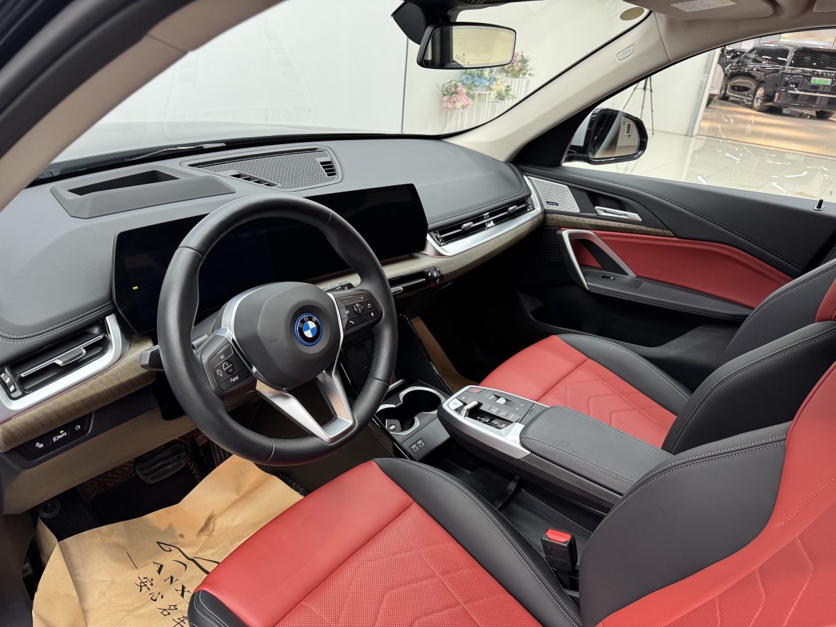 寶馬 寶馬iX1  2023款 xDrive30L X設(shè)計(jì)套裝圖片
