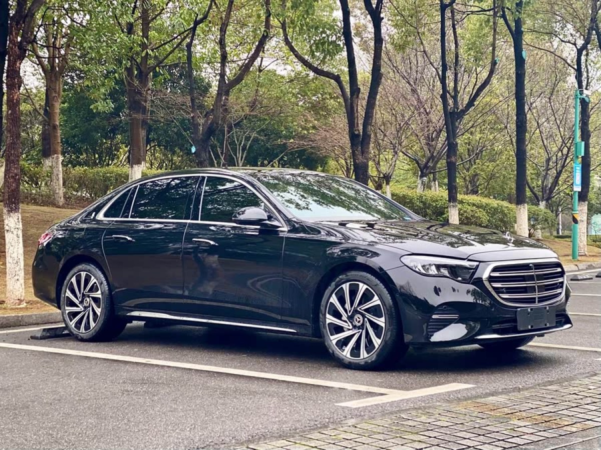 奔馳 奔馳E級(jí)  2024款 E 300 L 豪華型圖片