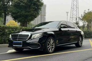 奔驰A级 奔驰  A 220 L 4MATIC 运动轿车