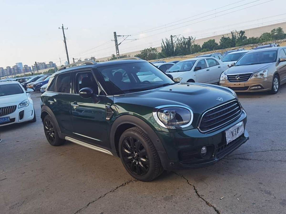 MINI COUNTRYMAN  2018款 1.5T COOPER ALL4 經(jīng)典派圖片