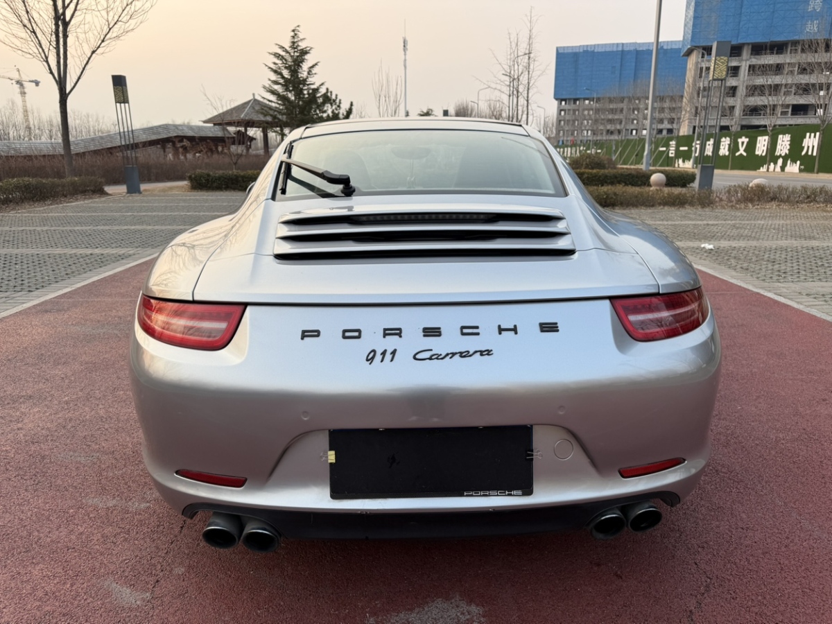 2014年12月保時(shí)捷 911  2015款 Carrera 4 3.4L Style Edition