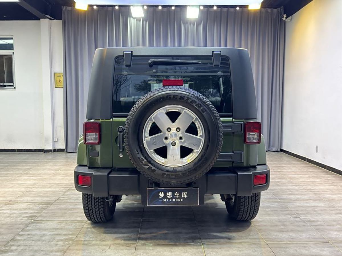 Jeep 牧馬人  2010款 3.8L Sahara 四門版圖片