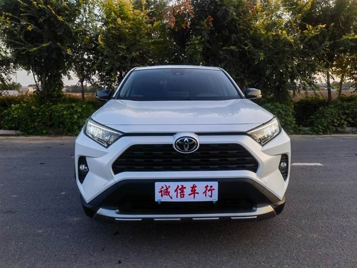 2022年7月豐田 RAV4榮放  2022款 2.0L CVT四驅(qū)風(fēng)尚版