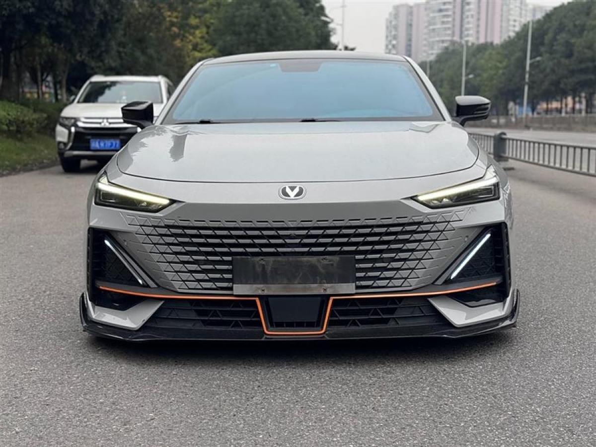 長(zhǎng)安 長(zhǎng)安UNI-V  2022款 1.5T 運(yùn)動(dòng)版圖片