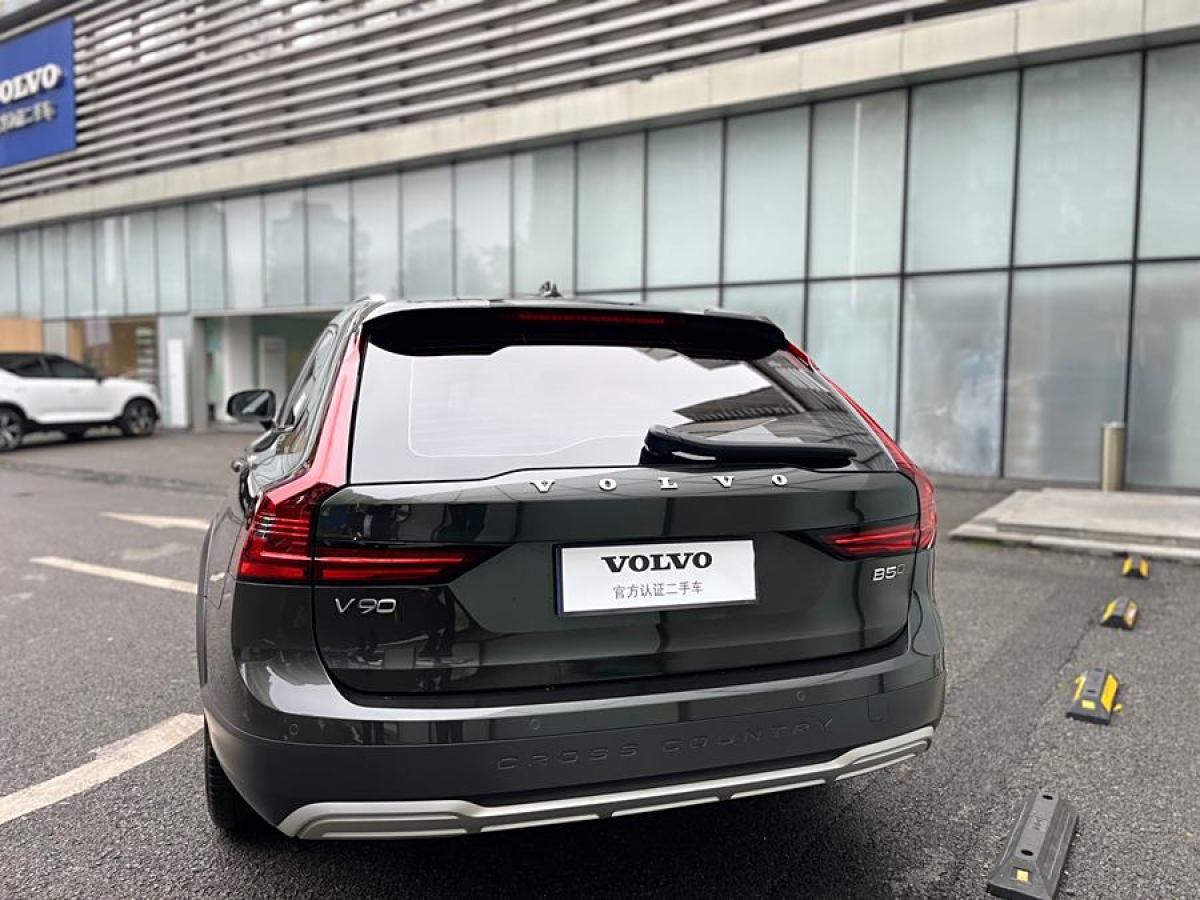 2021年8月沃爾沃 V90  2023款 Cross Country B5 AWD 智遠(yuǎn)版