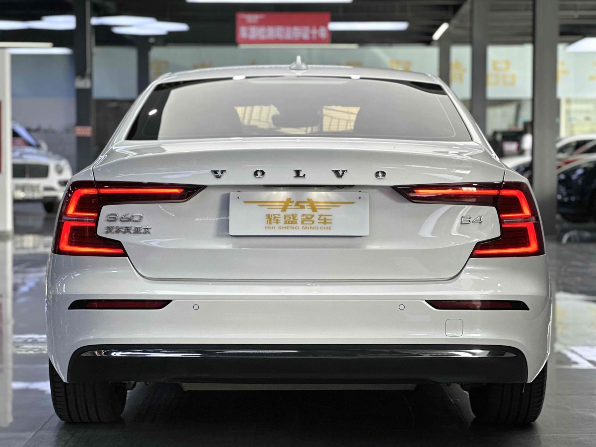 沃爾沃 S60L  2023款 B4 智逸豪華版圖片