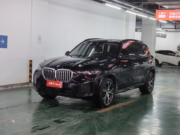 宝马 宝马X5  2023款 xDrive 30Li 尊享型M运动曜夜套装