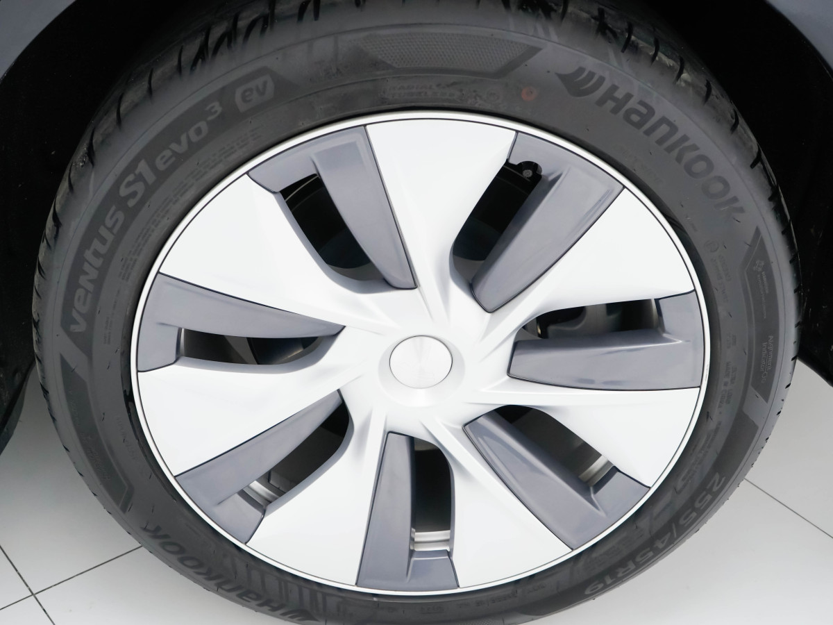 特斯拉 Model Y  2021款 長續(xù)航全輪驅(qū)動(dòng)版 3D7圖片