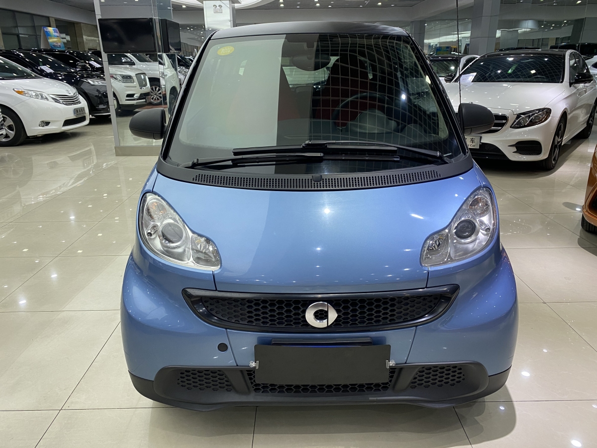 smart fortwo 2013款 1.0 mhd 硬頂冰炫特別版圖片