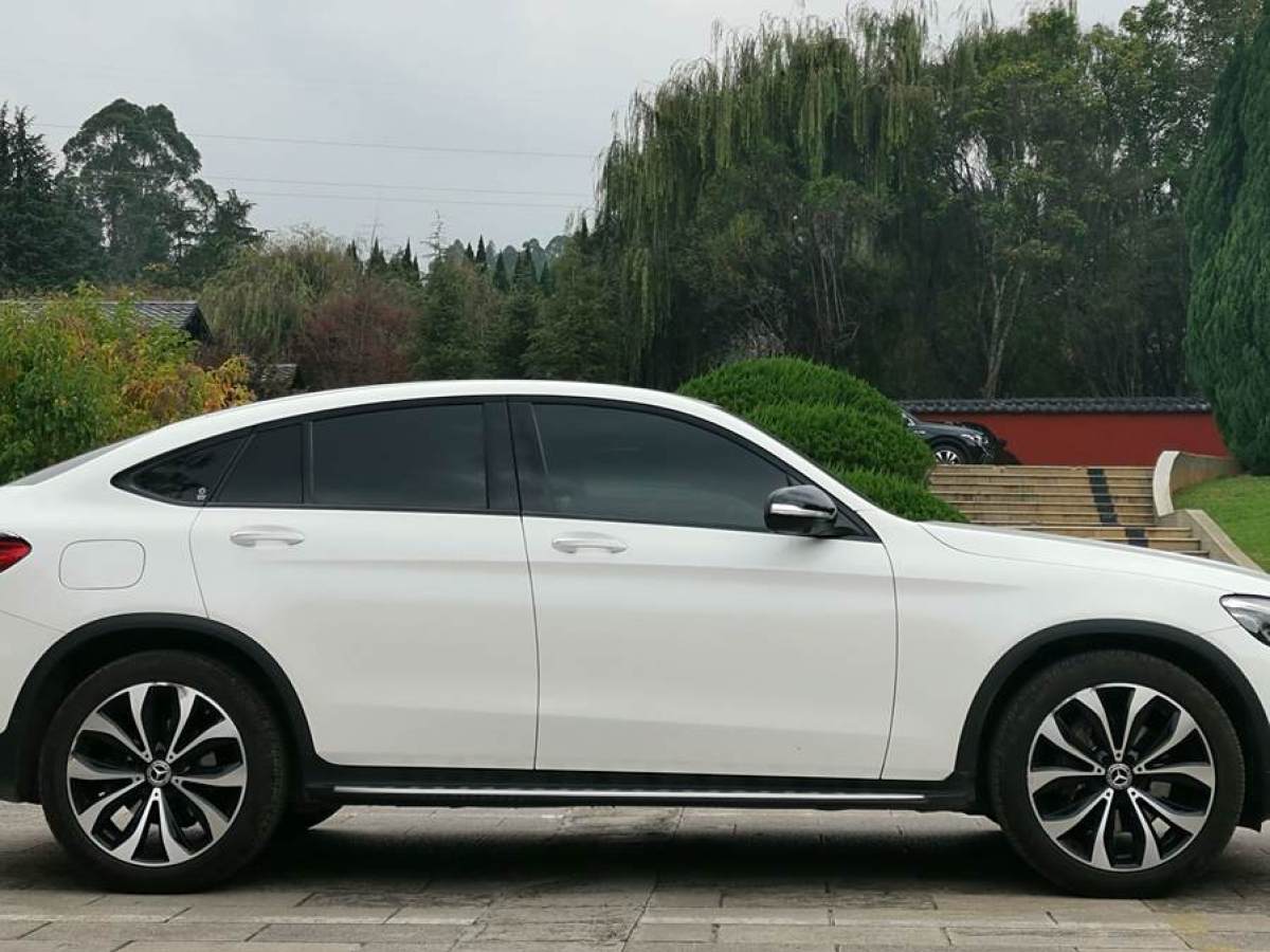 奔馳 奔馳GLC  2023款 改款 GLC 260 4MATIC 轎跑SUV圖片