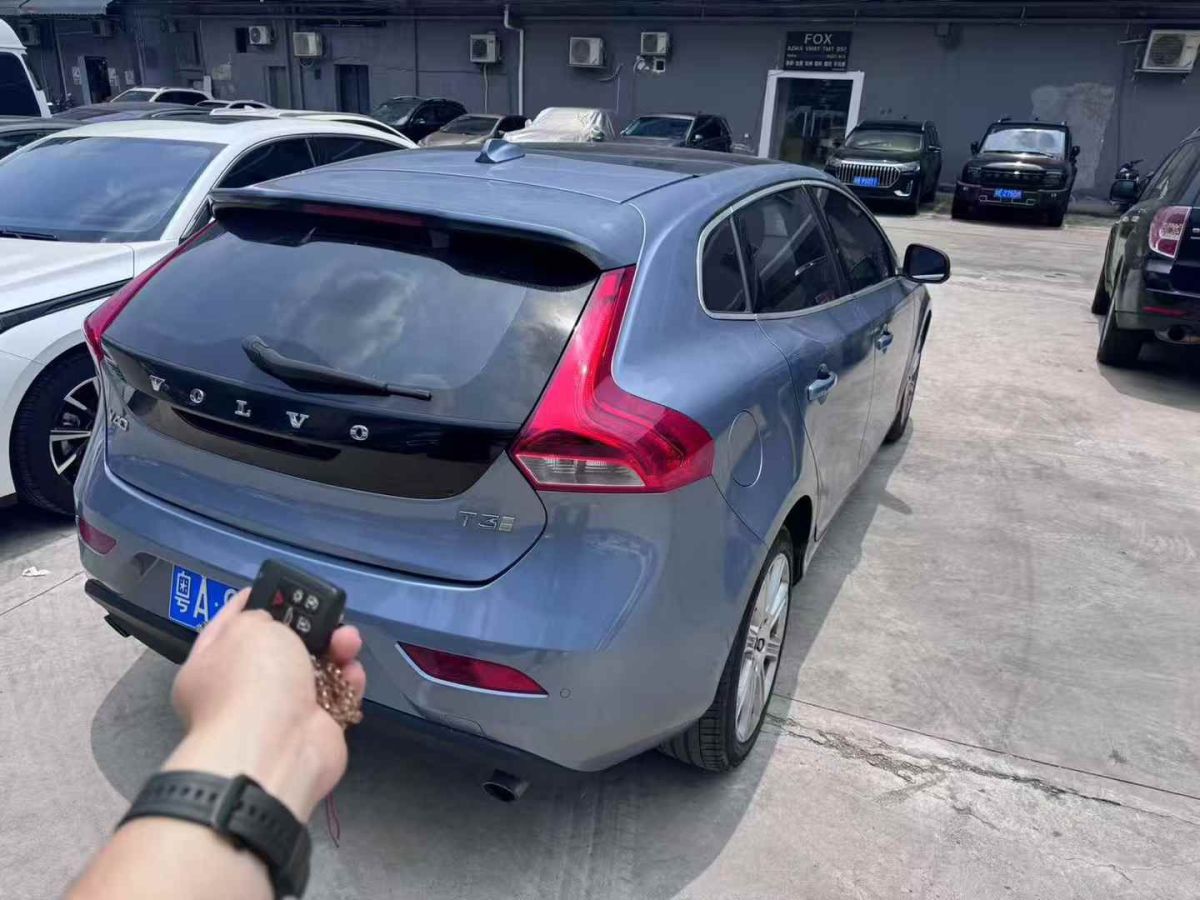 沃爾沃 沃爾沃XC40  2025款 B3 智行時(shí)尚版圖片