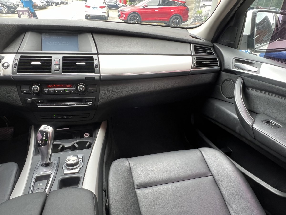 寶馬 寶馬X5  2011款 xDrive35i 領(lǐng)先型圖片