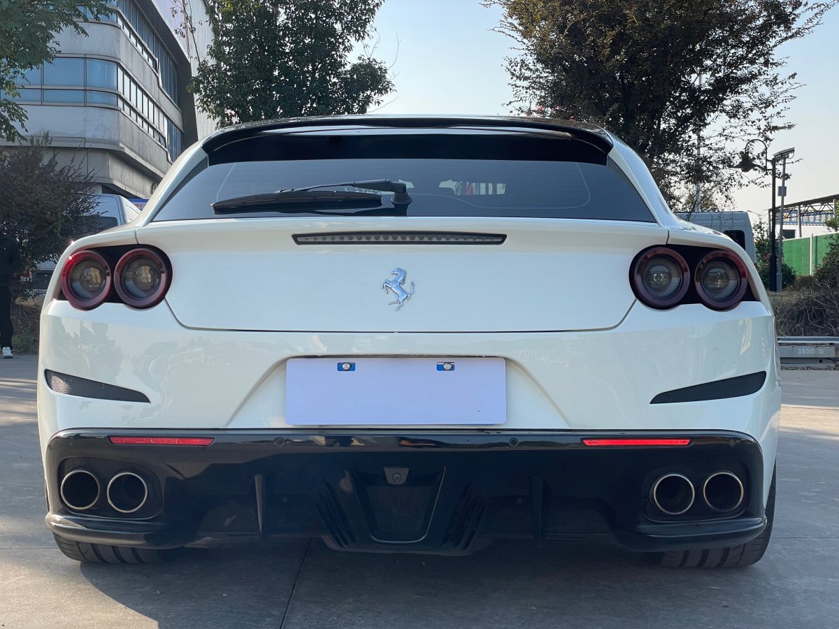 法拉利 GTC4Lusso  2017款 3.9T V8圖片