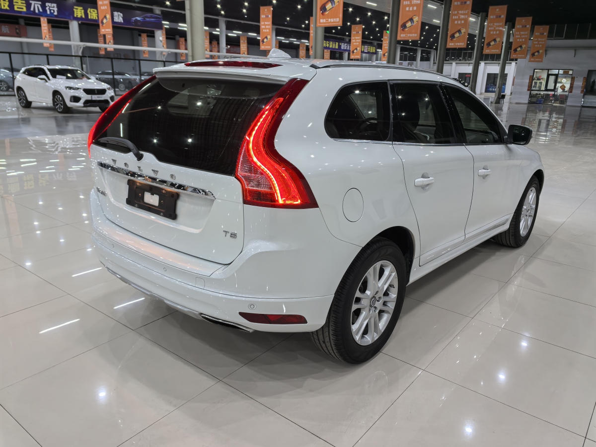 沃爾沃 XC60  2015款 T5 智進(jìn)版圖片